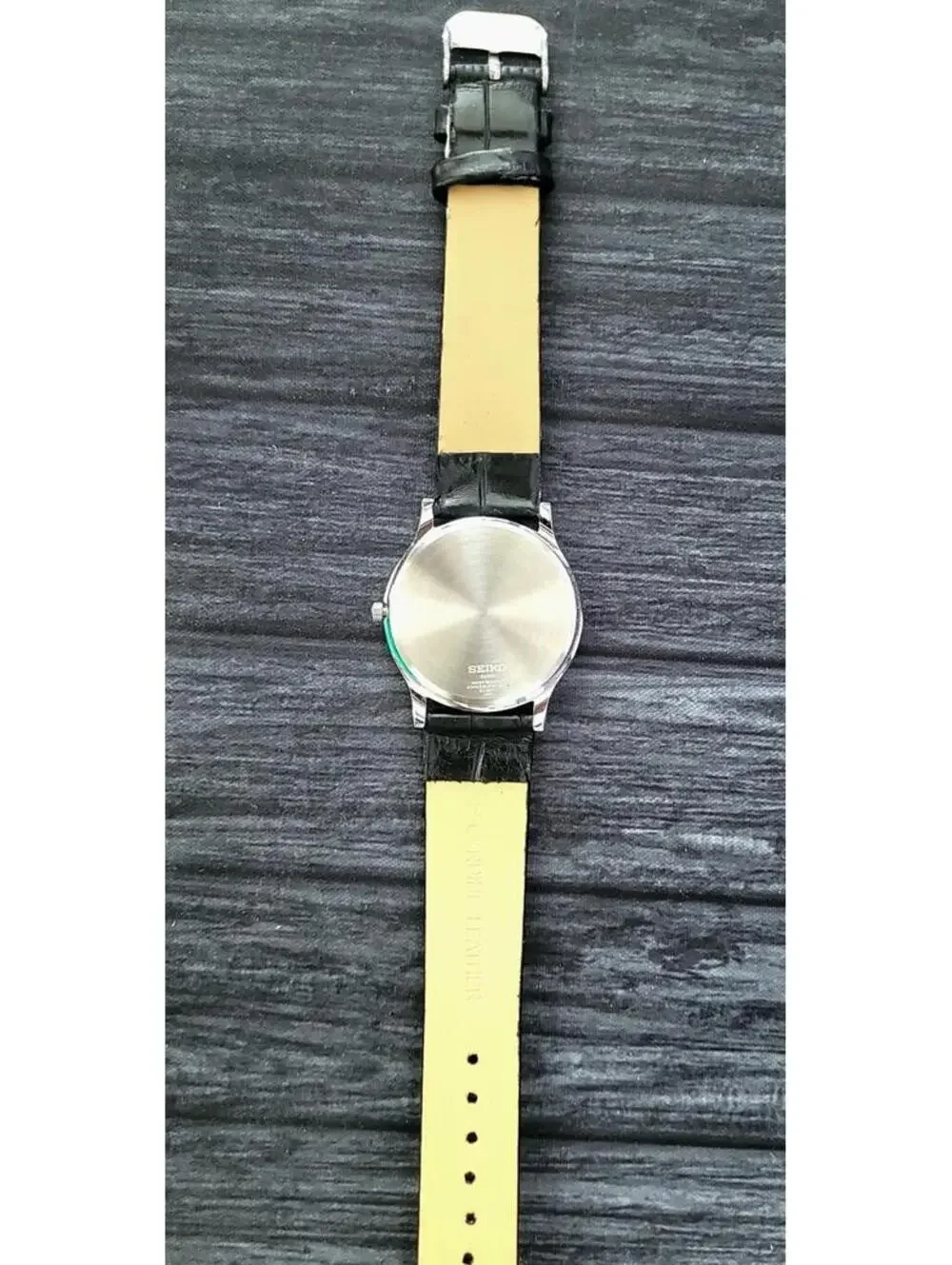 Rare Vintage Slim Seíko Round‎ Roman Dial Slv Blk Mens Watch